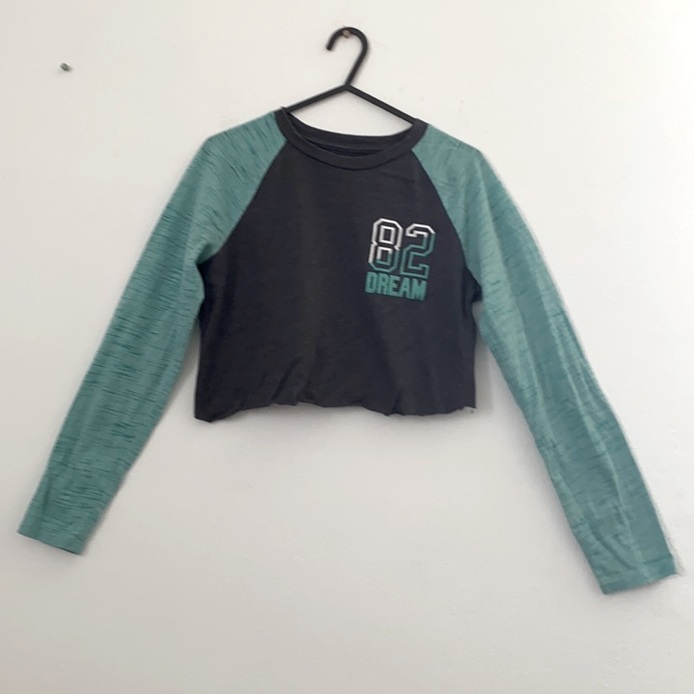 Danskin Now  long sleeve crop girls tee